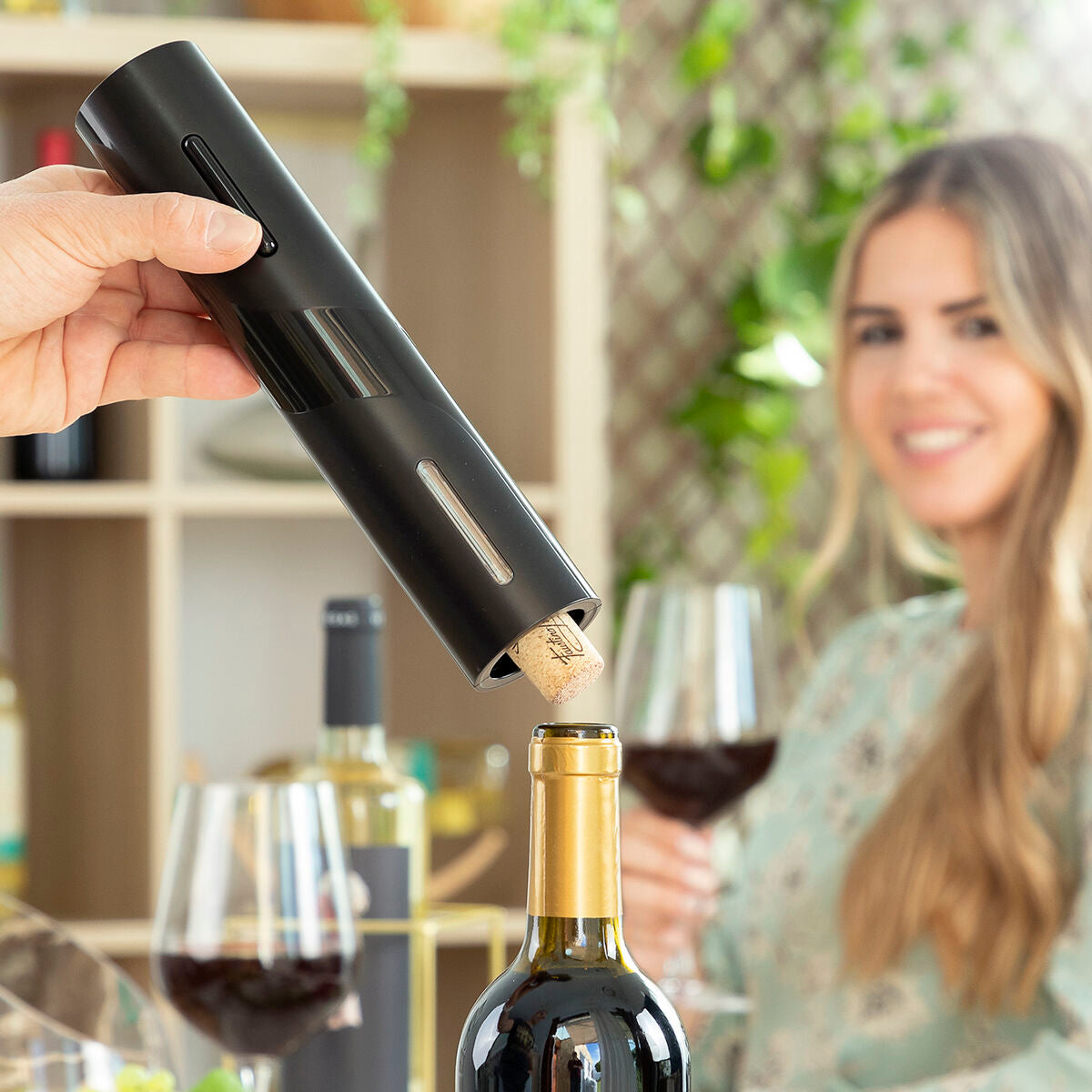 Electric Corkscrew with Accessories for Wine Corking InnovaGoods